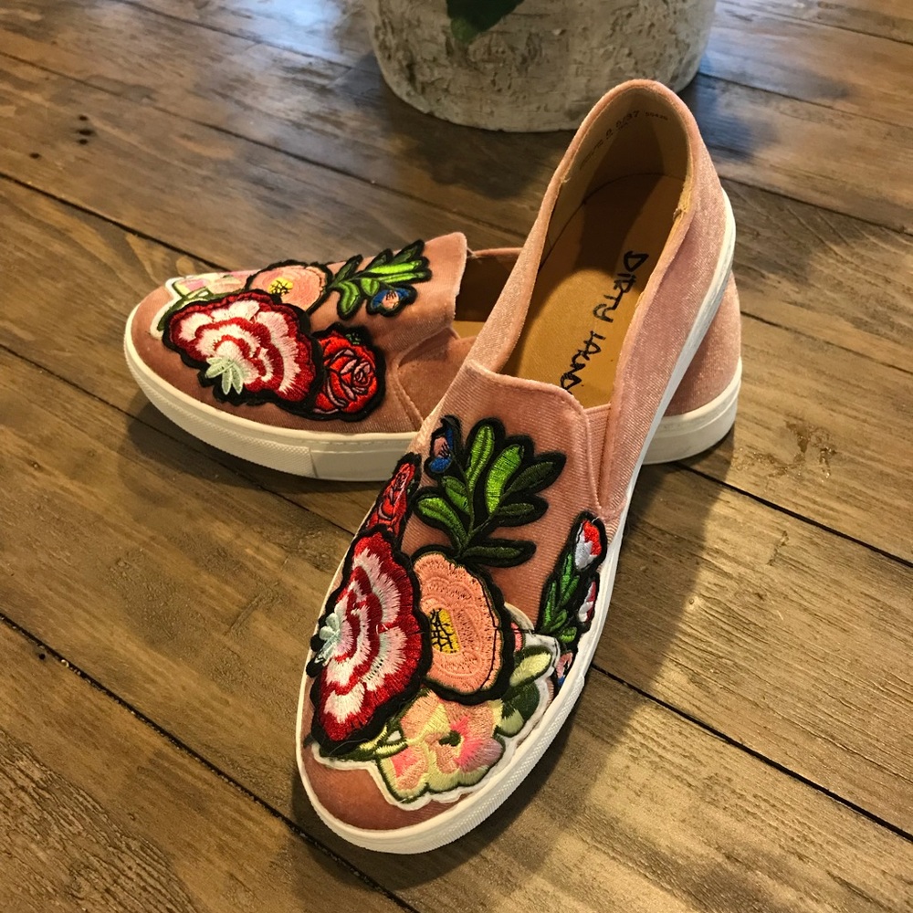 Dirty laundry slip on